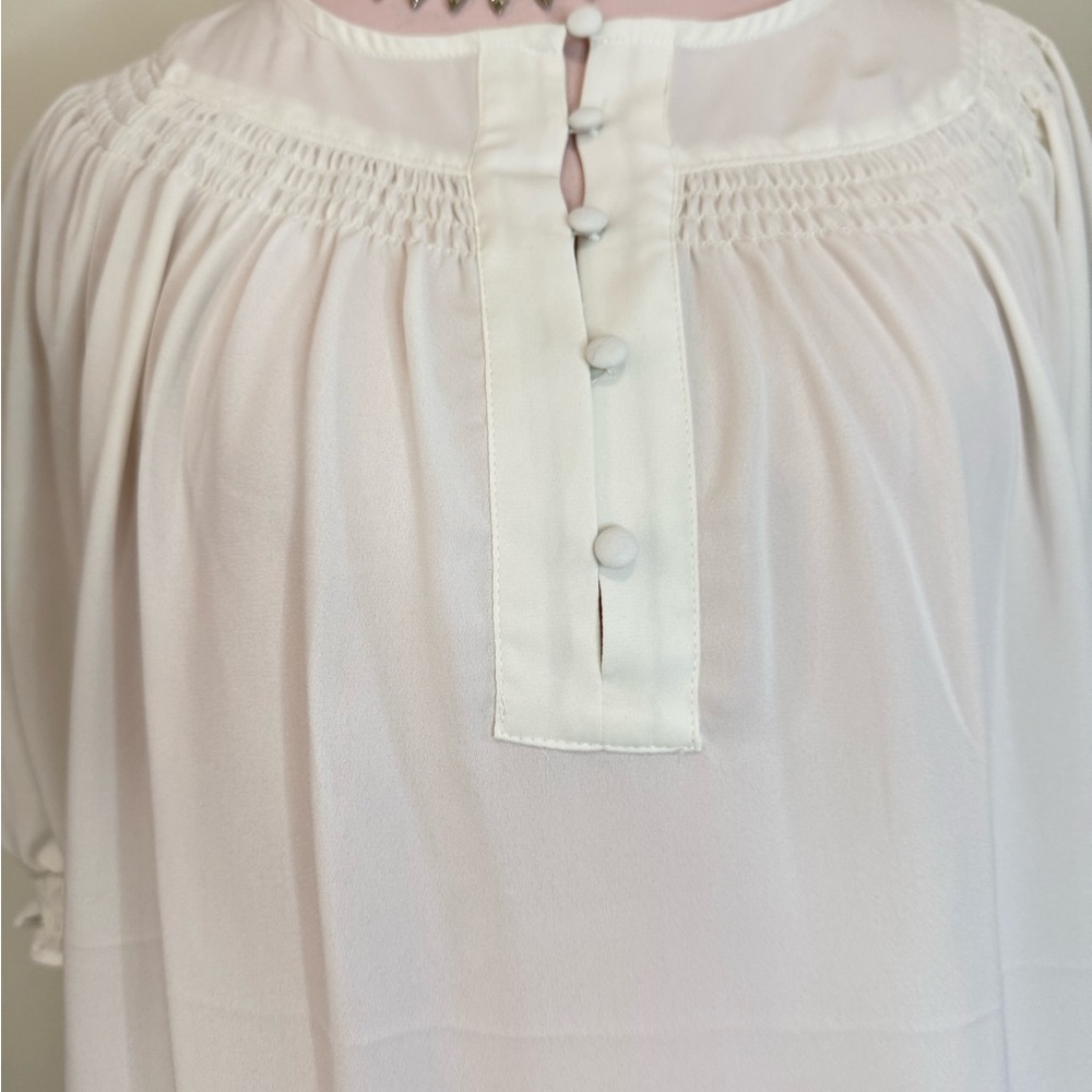 Express NWT Elegant White Women's Top in size large - Picture 2 of 9
